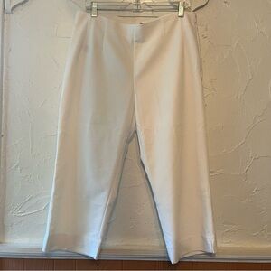 Chaps Women’s White Capris Size 14